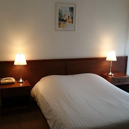 Hotel Restaurant - La Ferme De Vaux เครยล์ ภายนอก รูปภาพ