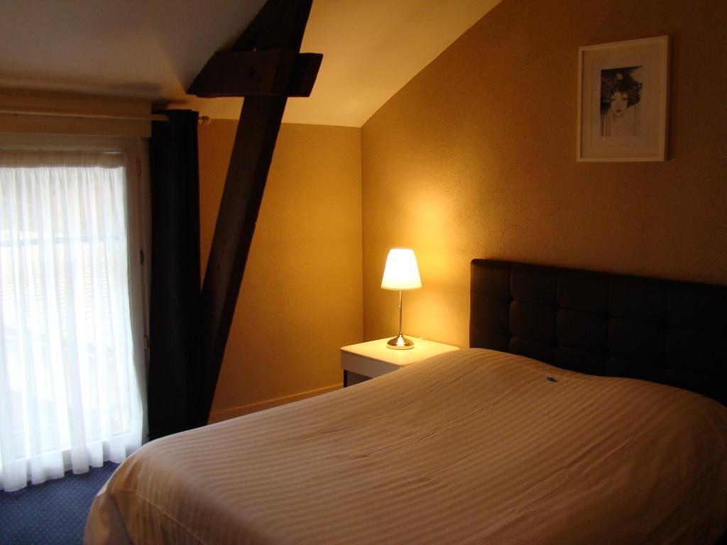 Hotel Restaurant - La Ferme De Vaux เครยล์ ภายนอก รูปภาพ