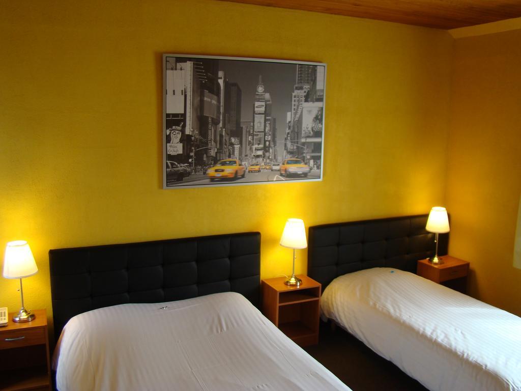 Hotel Restaurant - La Ferme De Vaux เครยล์ ภายนอก รูปภาพ