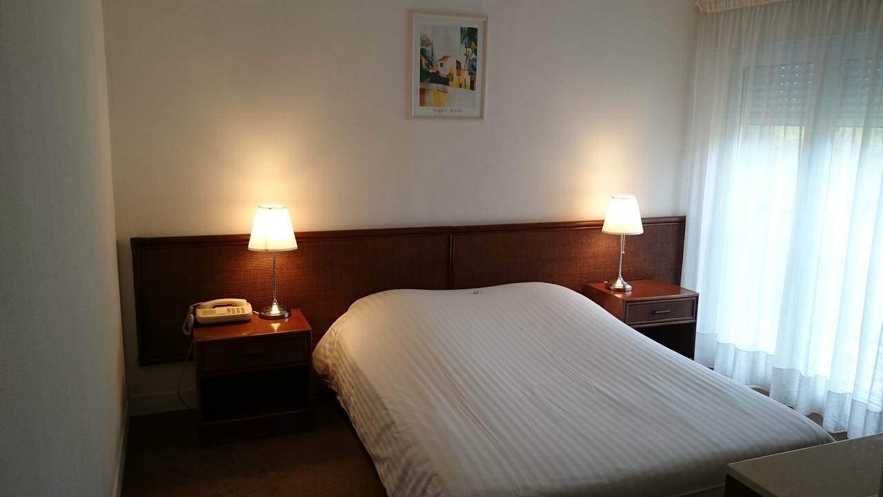 Hotel Restaurant - La Ferme De Vaux เครยล์ ภายนอก รูปภาพ